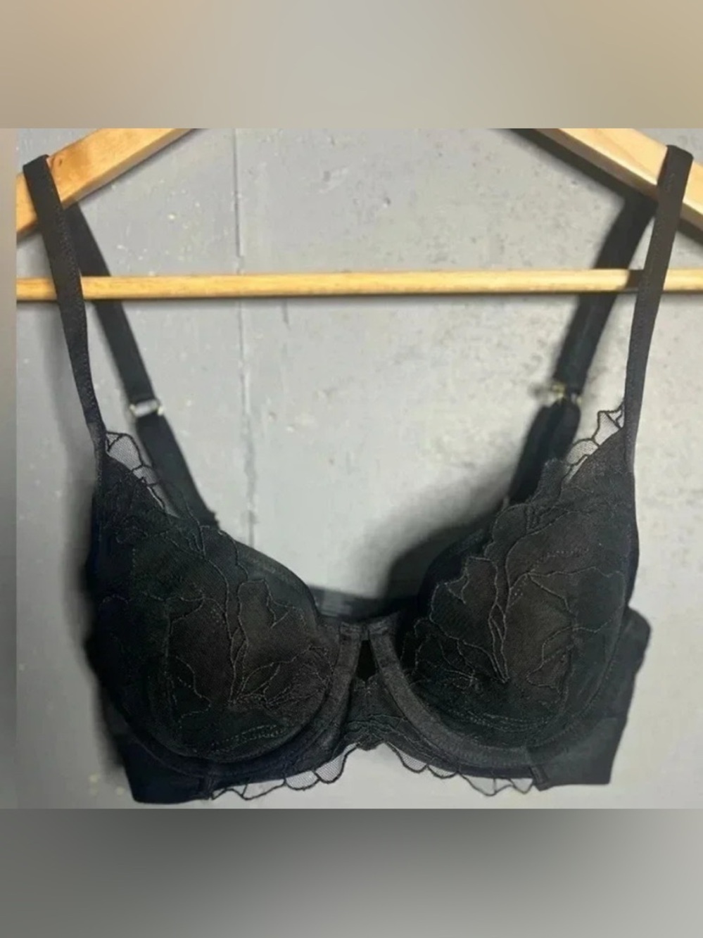 Soma Linework Embroidered Plunge Bra